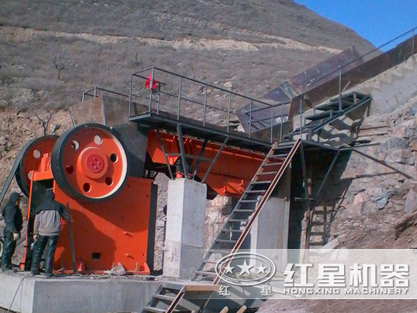 46¶õÊ½ÆÆËé»úÏÖ³¡¹¤×÷ͼ 46¶õÊ½ÆÆËé»úÏÖ³¡¹¤×÷ͼ