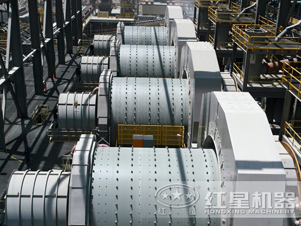 球磨机现场图 球磨机现场图