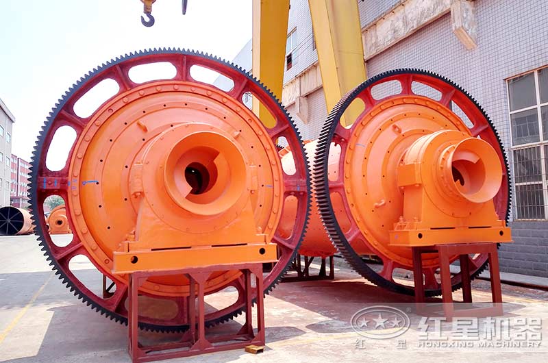 大型铁矿石球磨机设备展示 大型铁矿石球磨机设备展示