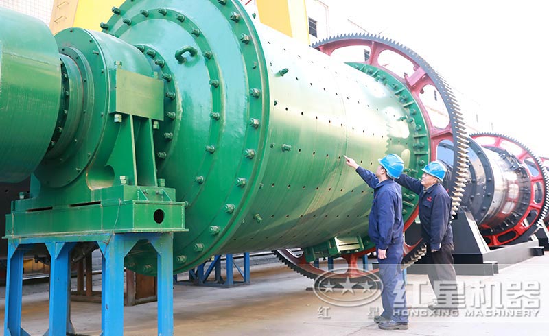 专业技术人员对成品球磨机进行检查 专业技术人员对成品球磨机进行检查