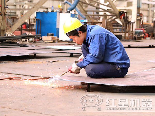 ºìÐǹ¤È˳µ¼ä×÷ÒµÏÖ³¡ ºìÐǹ¤È˳µ¼ä×÷ÒµÏÖ³¡