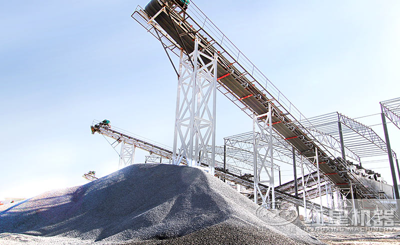 大型固定式混凝土再生粉碎机现场 大型固定式混凝土再生粉碎机现场